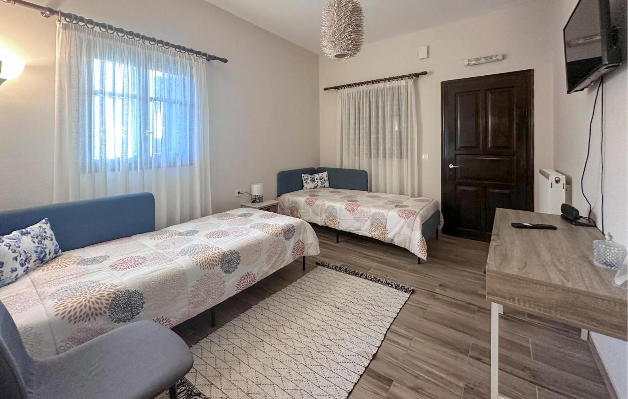 2 Bedroom Lovely Apartment In Leventoxori, Ilias Korakokhórion Exterior foto